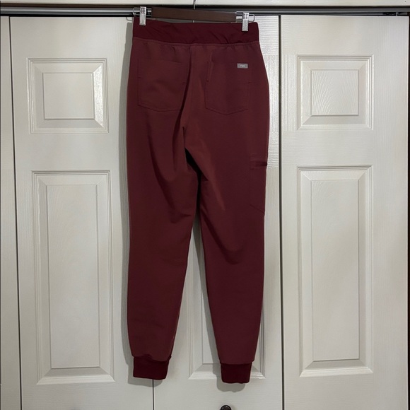 Figs Women’s Scrub Set in Light Wine Color - Picture 7 of 16